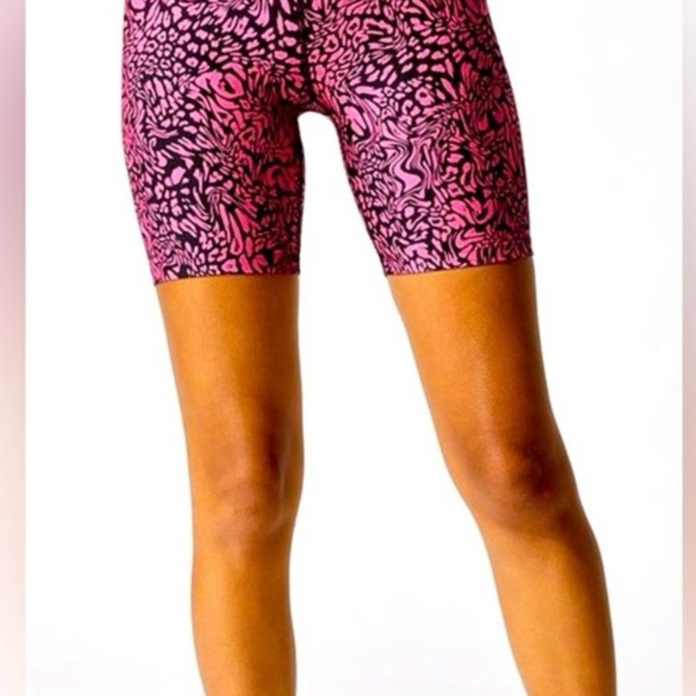 Carbon38 Swirly Leopard Printed Biker Short in pink/black, size small, like new! - Picture 5 of 6